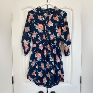 Cute 🌺Flowered dress with lining.